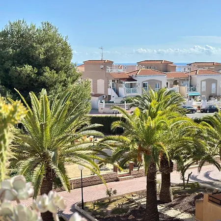 Апартаменты Playa La Mata Торевьиа